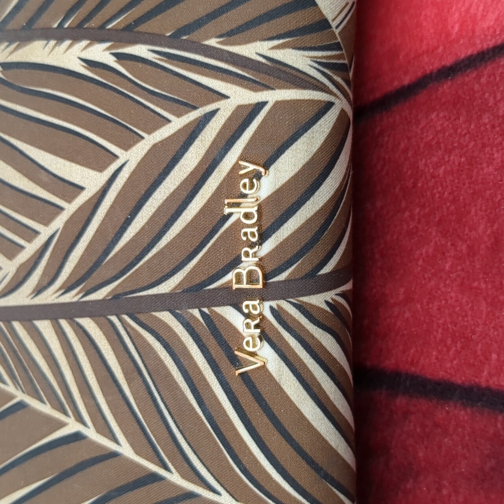 Vera Bradley Georgia banana leaf wallet - Picture 2 of 11